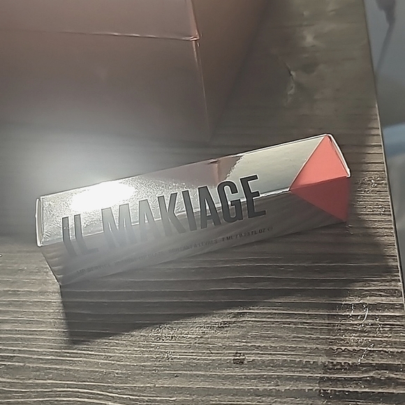 Last 💧 Il Makiage Lip Service Hi-Shine Lip Glaze in Shade "PDA" - Picture 3 of 9